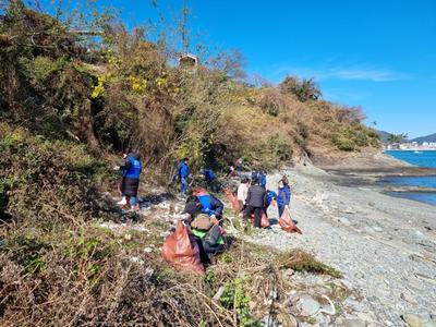 사천시는 해양생태계 보전을 위해 신수도·아두섬 등 유·무인 도서에서 유관기관·단체와 함께 해안정화활동의 일환으로 ‘비치코밍 데이’를 실시했다고 1일 밝혔다.
