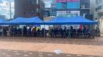 사천지역시민봉사단(단장 정대은)은 지난 8일 삼천포종합운동장 광장에서 지역주민 200명에게 사랑의 자장면 나눔 봉사활동을 진행했다.